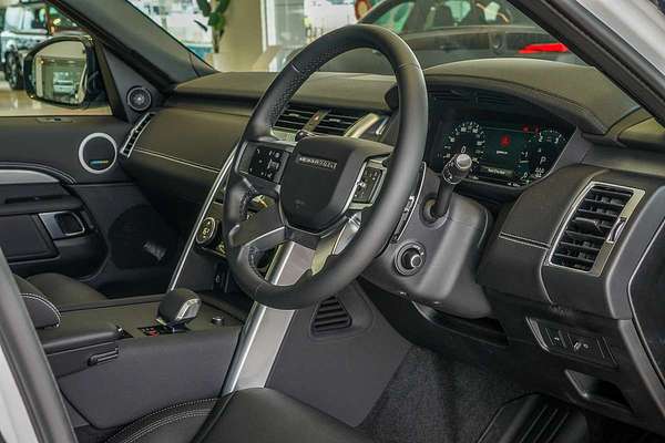 2024 Land Rover Discovery D350 Dynamic SE Series 5
