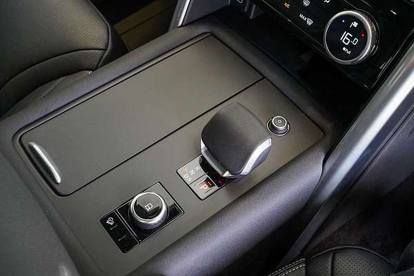 2024 Land Rover Discovery D350 Dynamic SE Series 5