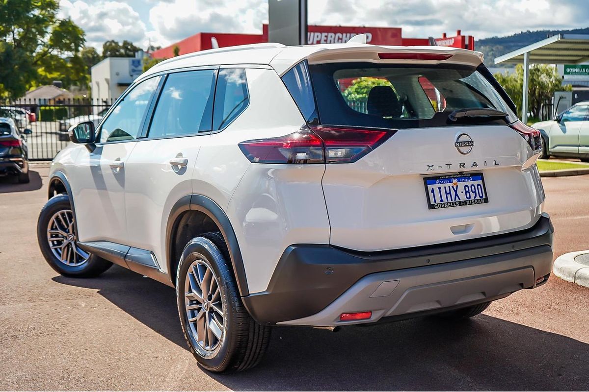 2024 Nissan X-TRAIL ST T33