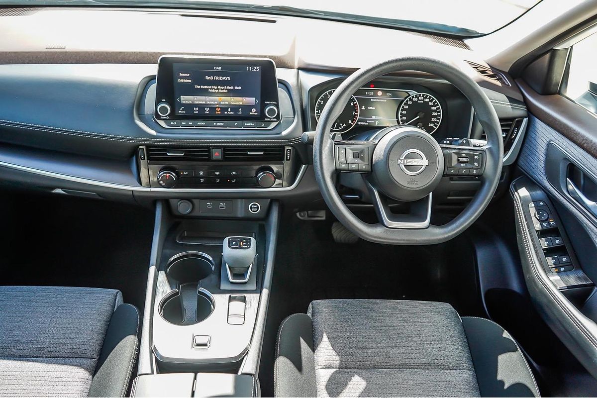 2024 Nissan X-TRAIL ST T33