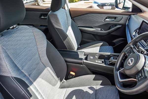 2024 Nissan X-TRAIL ST T33