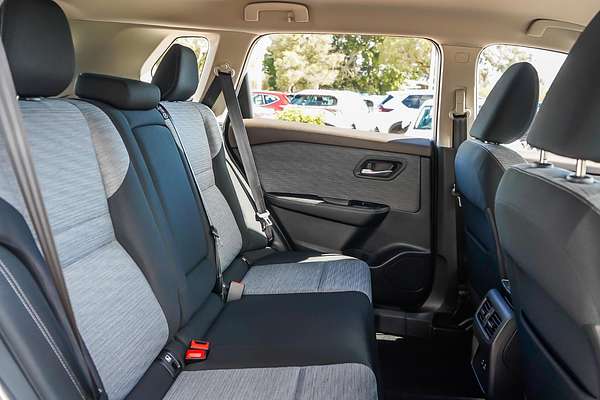 2024 Nissan X-TRAIL ST T33