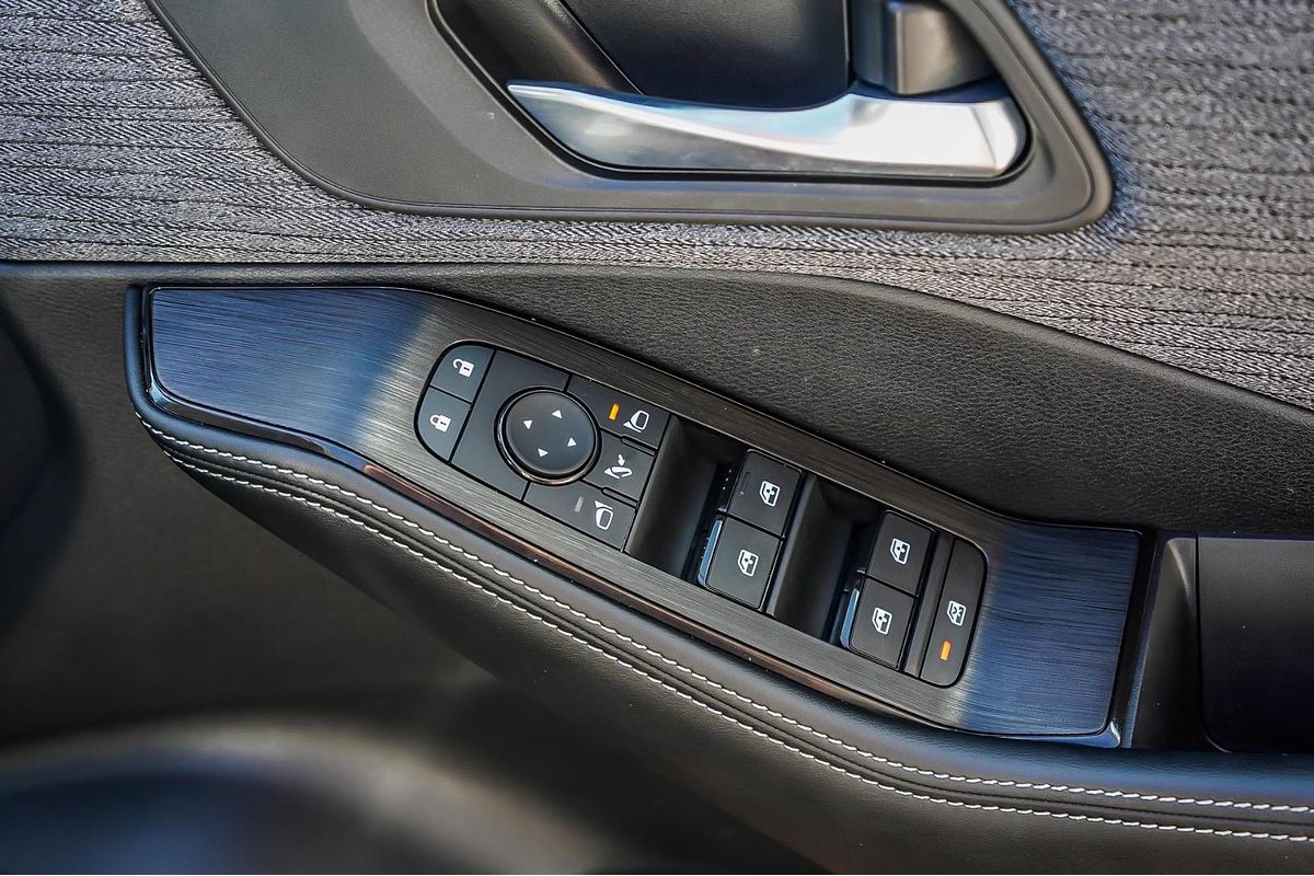 2024 Nissan X-TRAIL ST T33