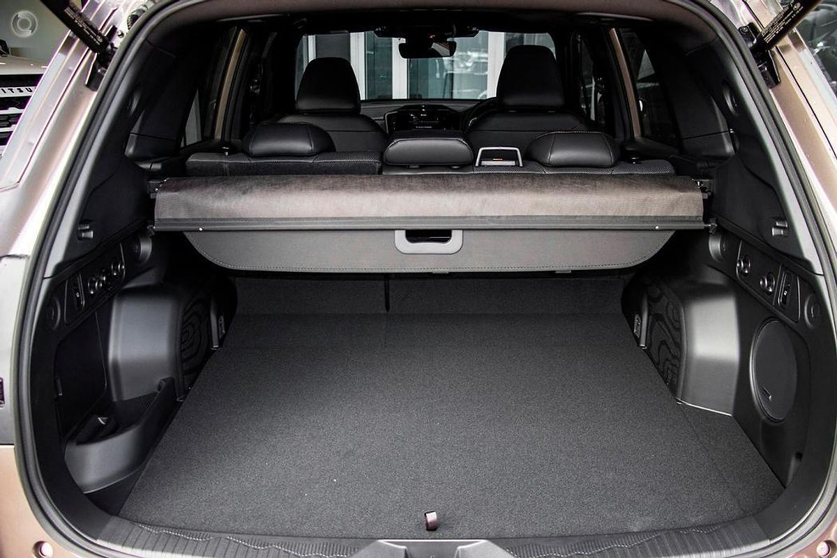 2025 Subaru Forester Hybrid Touring S6