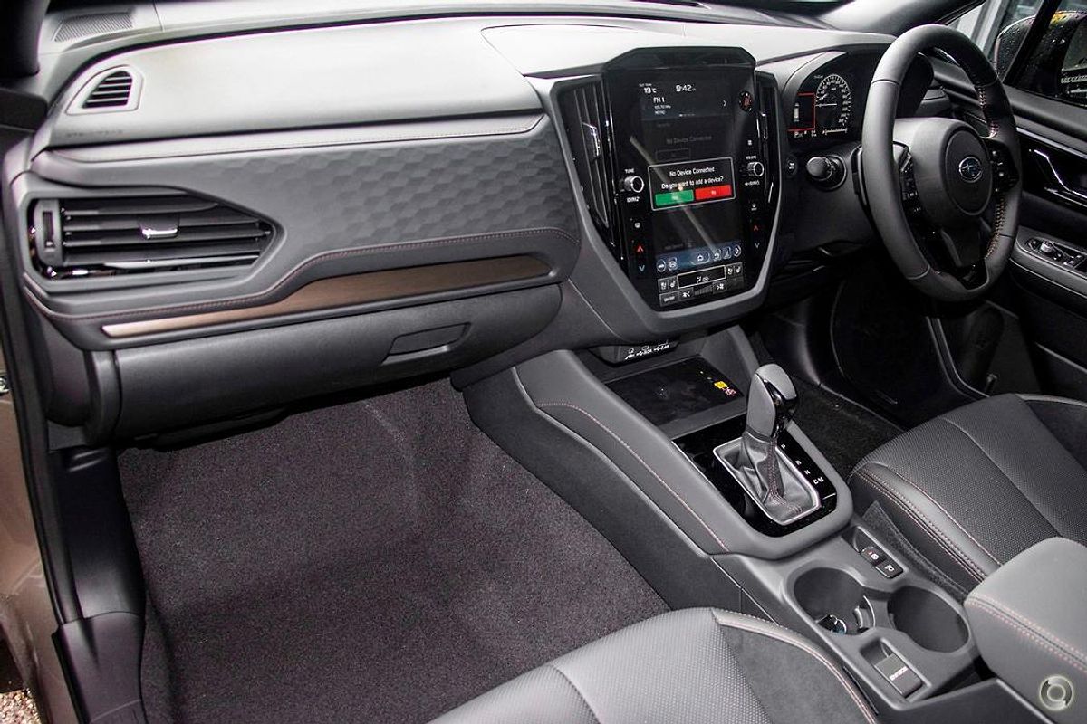 2025 Subaru Forester Hybrid Touring S6