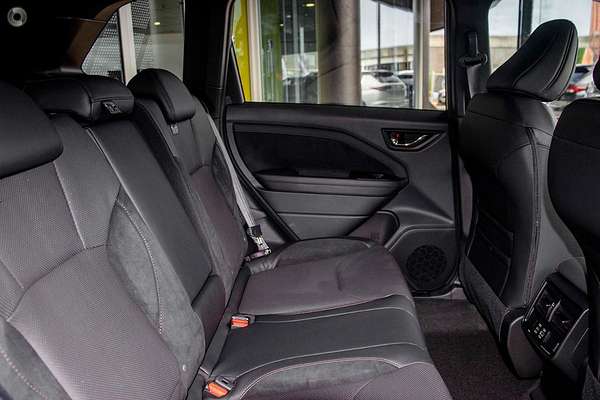 2025 Subaru Forester Hybrid Touring S6