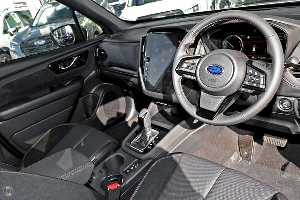 2025 Subaru Forester Hybrid Touring S6