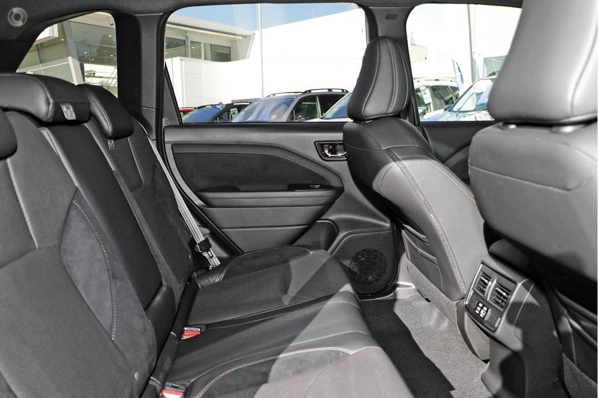 2025 Subaru Forester Hybrid Touring S6