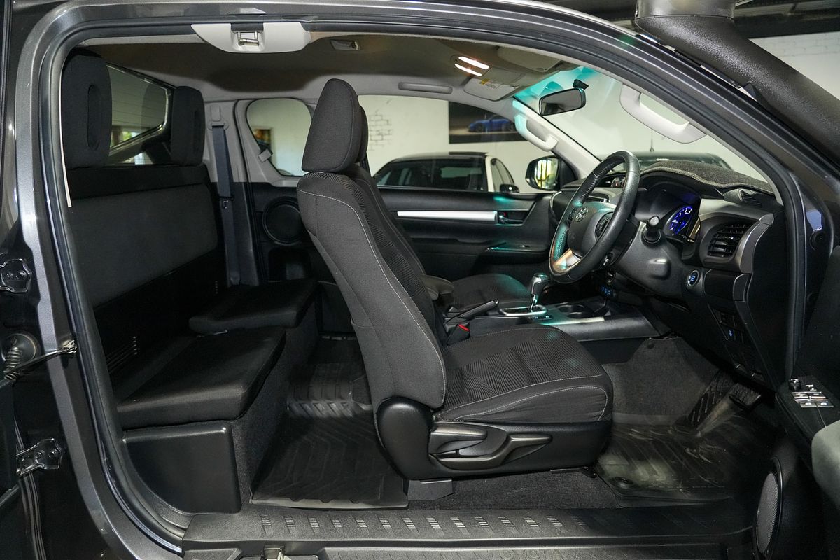 2018 Toyota Hilux SR5 GUN126R 4X4