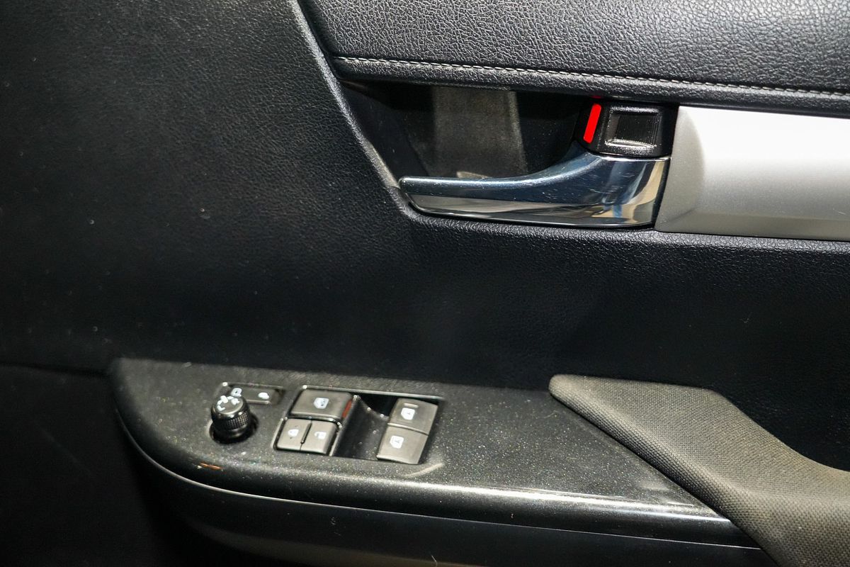 2018 Toyota Hilux SR5 GUN126R 4X4