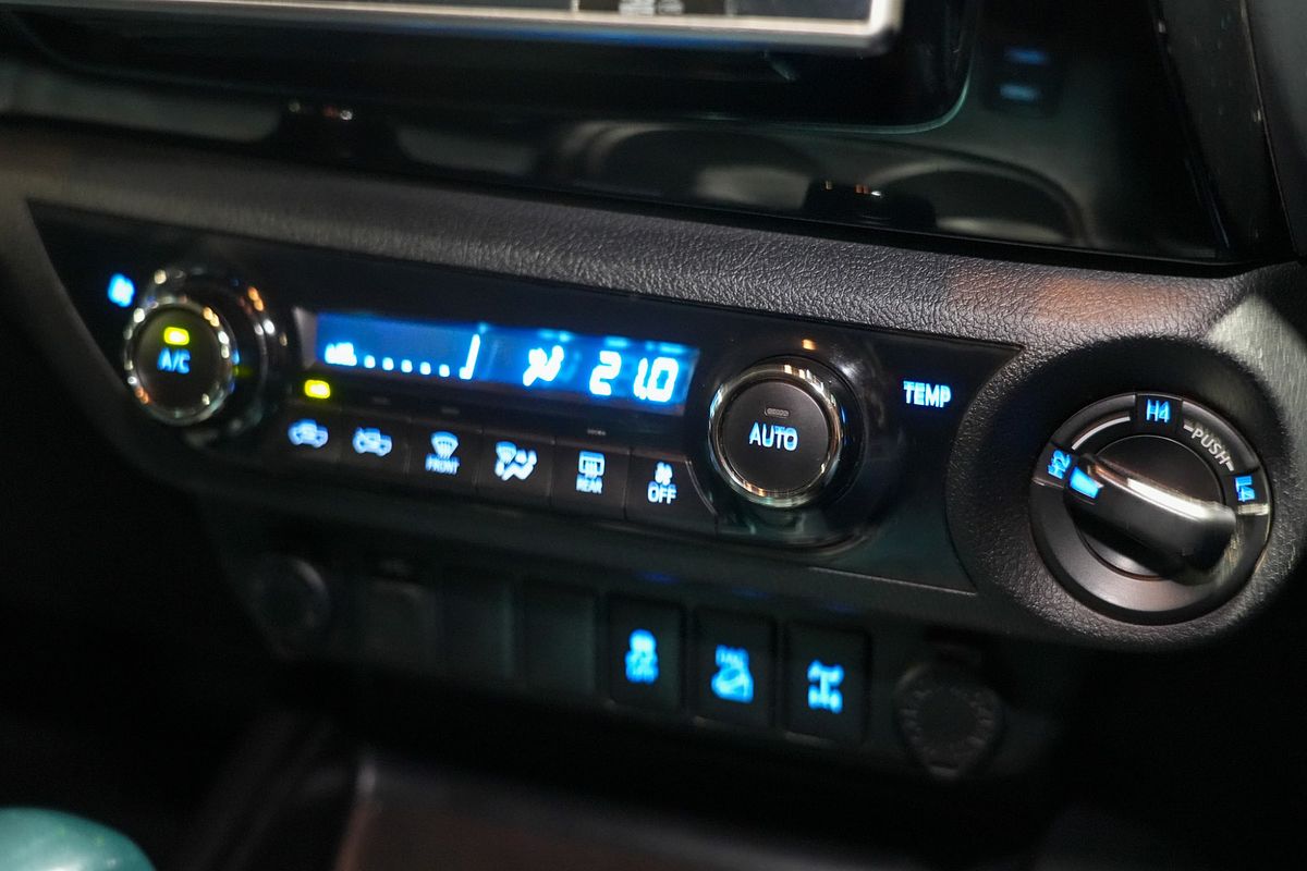2018 Toyota Hilux SR5 GUN126R 4X4