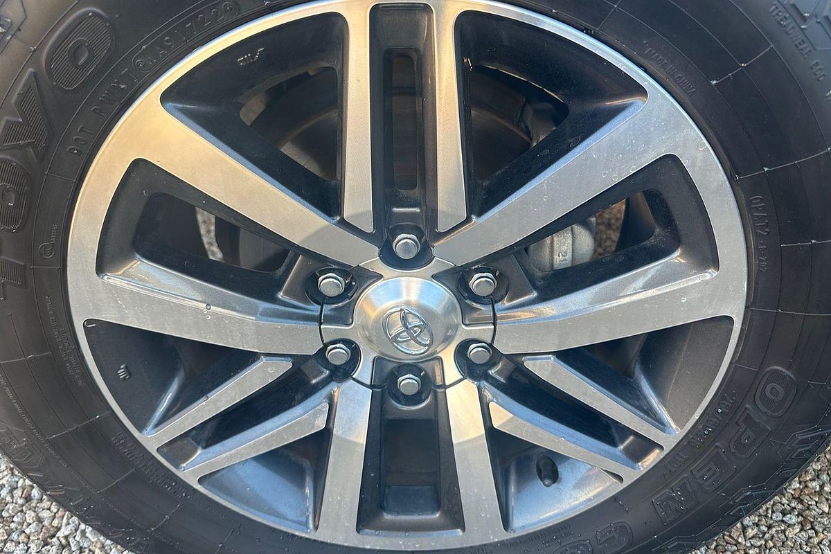 2017 Toyota Hilux SR5 GUN126R 4X4