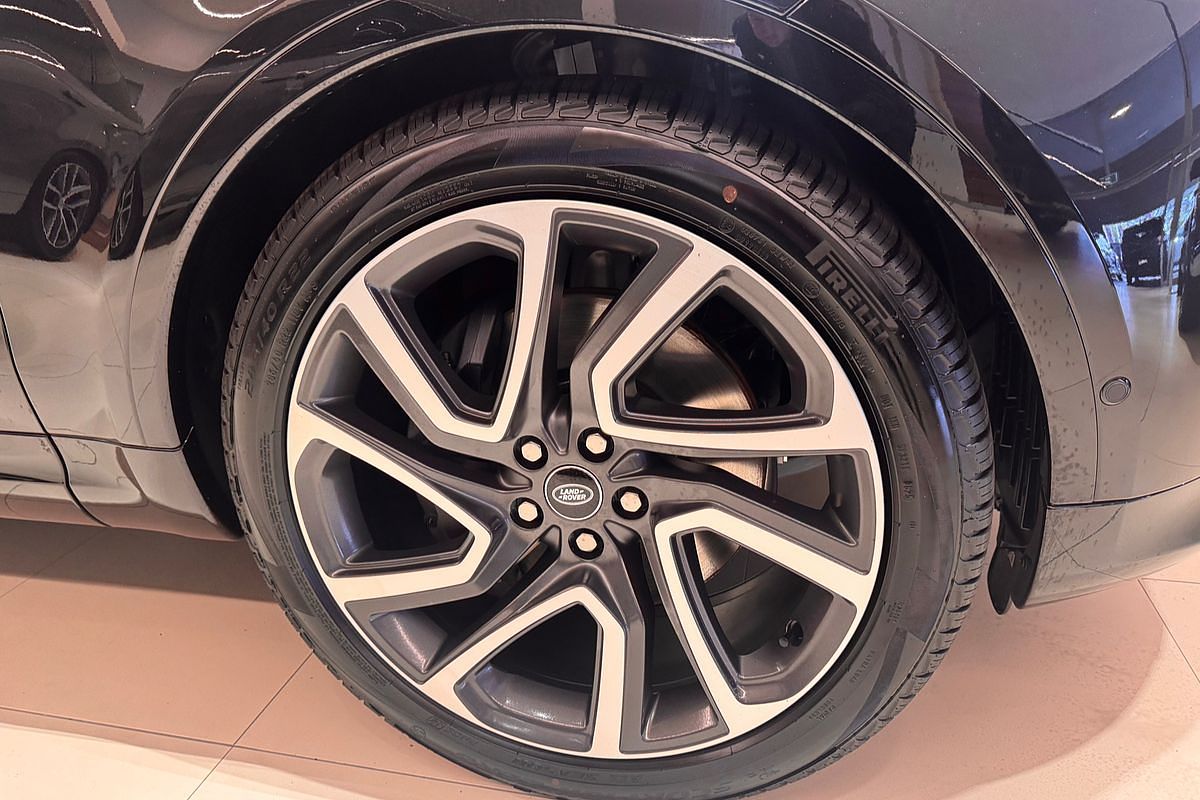 2025 Land Rover Discovery D350 Dynamic HSE Series 5