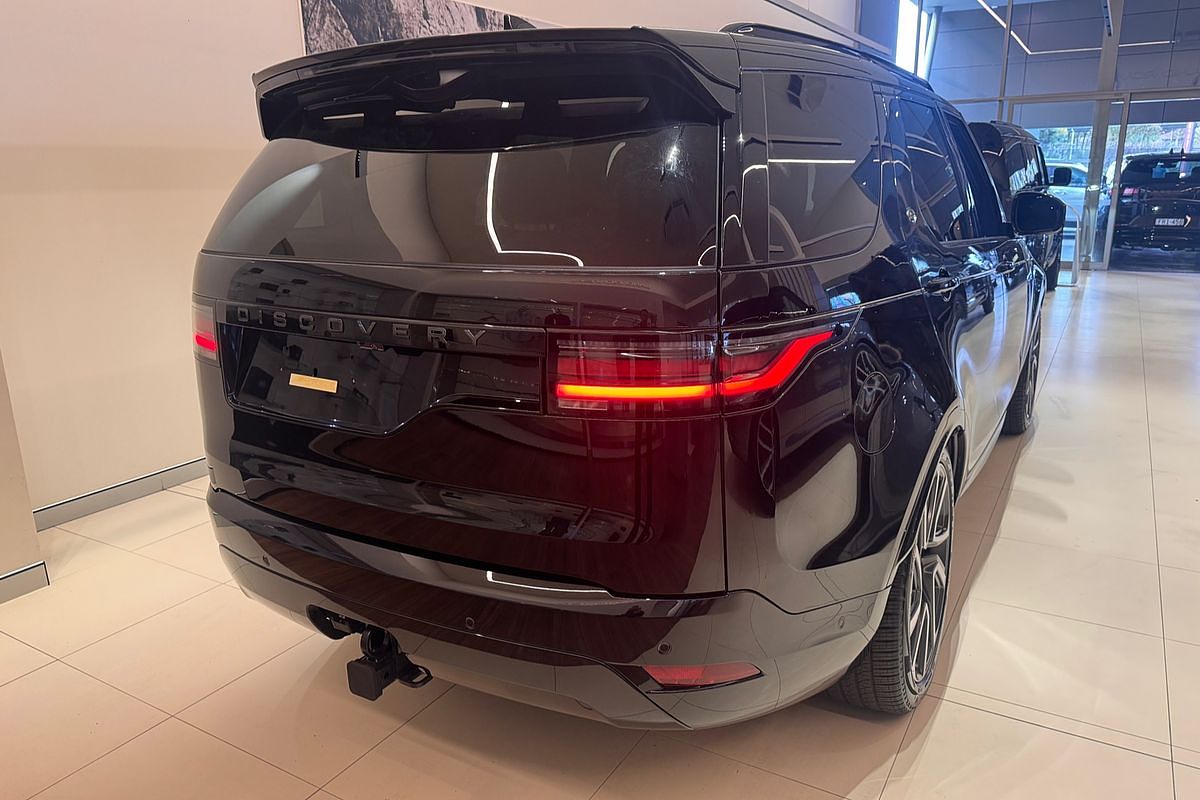 2025 Land Rover Discovery D350 Dynamic HSE Series 5