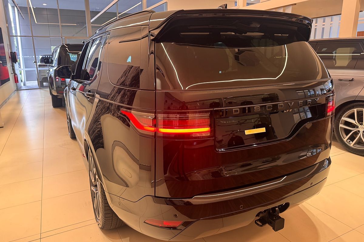 2025 Land Rover Discovery D350 Dynamic HSE Series 5