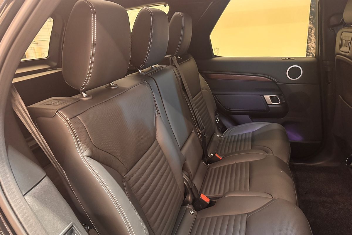 2025 Land Rover Discovery D350 Dynamic HSE Series 5