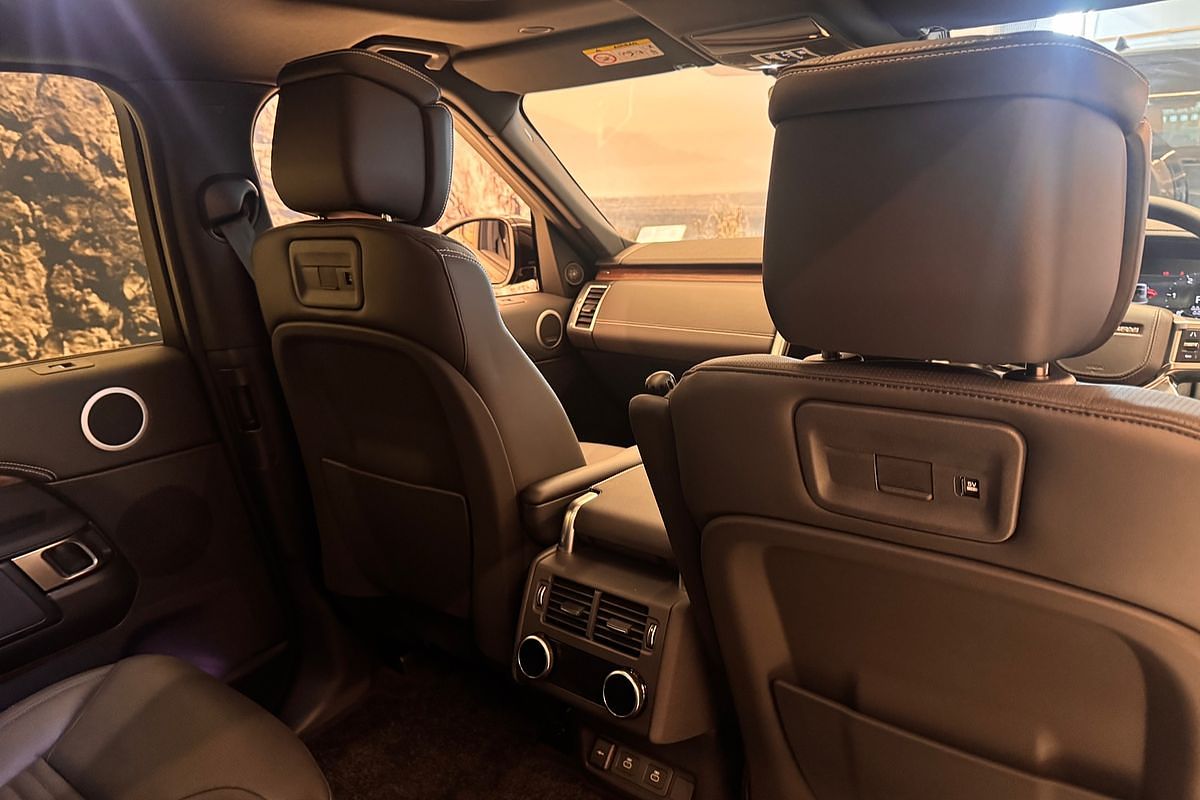 2025 Land Rover Discovery D350 Dynamic HSE Series 5