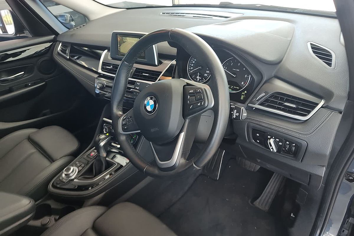 2014 BMW 2 Series 218d Sport Line F45