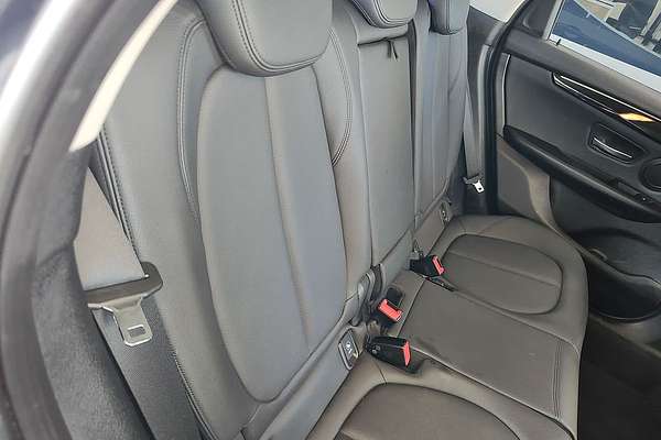 2014 BMW 2 Series 218d Sport Line F45