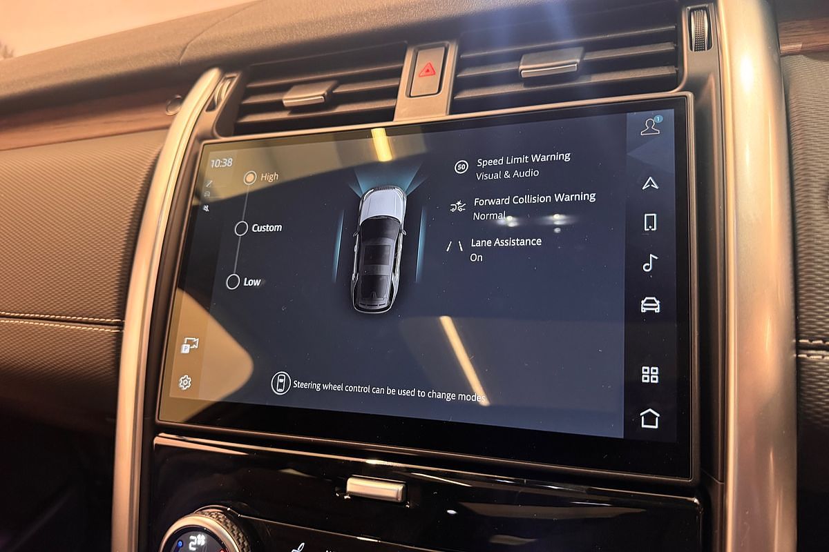 2025 Land Rover Discovery D350 Dynamic HSE Series 5