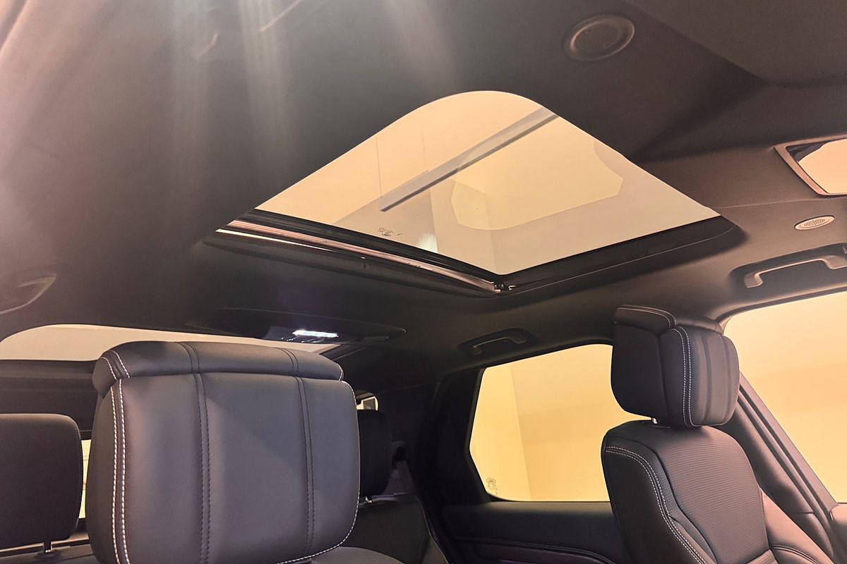 2025 Land Rover Discovery D350 Dynamic HSE Series 5