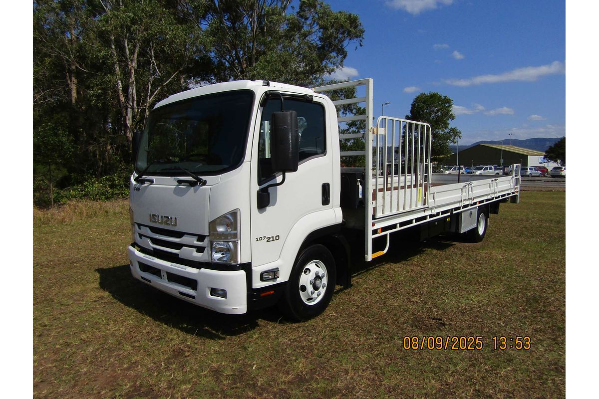 2017 Isuzu F Series FRR107-210 4x2 LWB