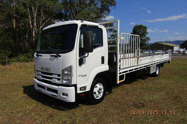 2017 Isuzu F Series FRR107-210 4x2 LWB