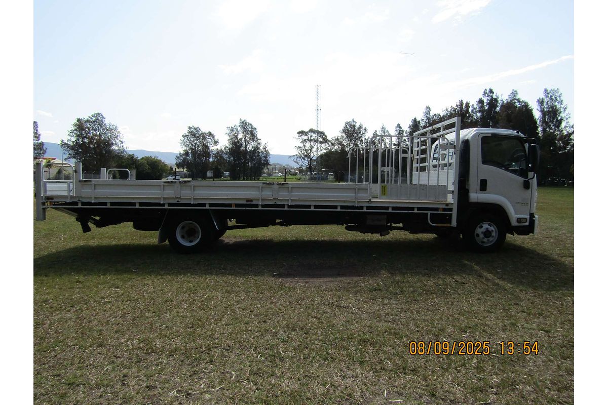 2017 Isuzu F Series FRR107-210 4x2 LWB