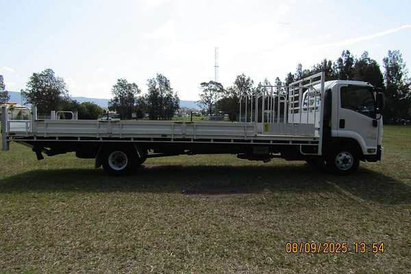 2017 Isuzu F Series FRR107-210 4x2 LWB