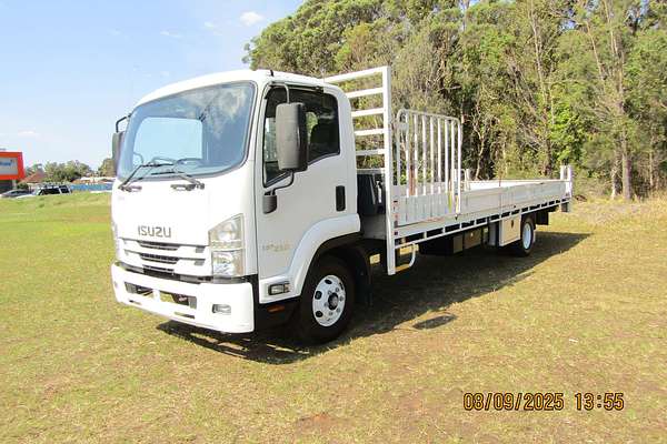 2017 Isuzu F Series FRR107-210 4x2 LWB