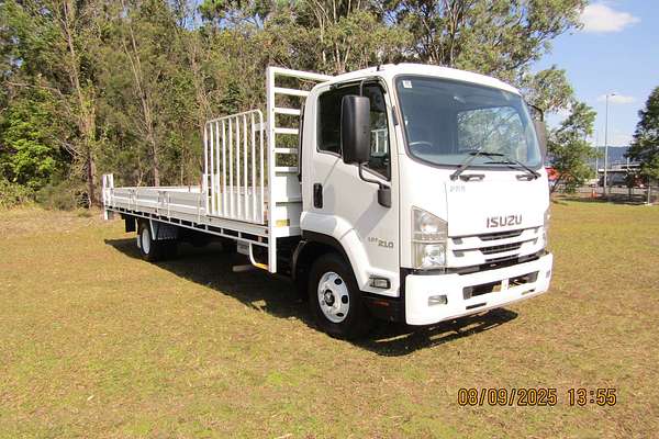 2017 Isuzu F Series FRR107-210 4x2 LWB