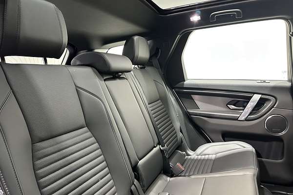 2025 Land Rover Discovery Sport P250 Dynamic SE L550