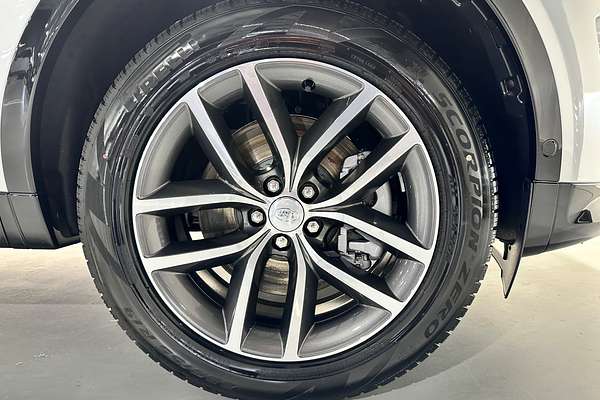 2025 Land Rover Discovery Sport P250 Dynamic SE L550