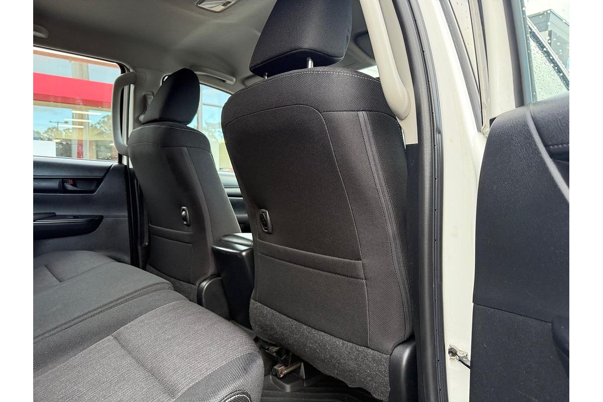 2017 Toyota Hilux SR GUN126R 4X4