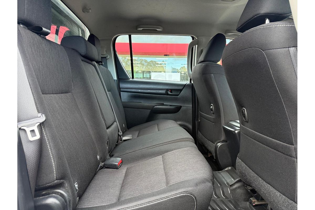 2017 Toyota Hilux SR GUN126R 4X4