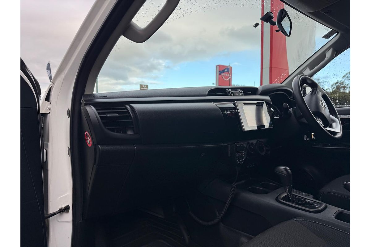 2017 Toyota Hilux SR GUN126R 4X4