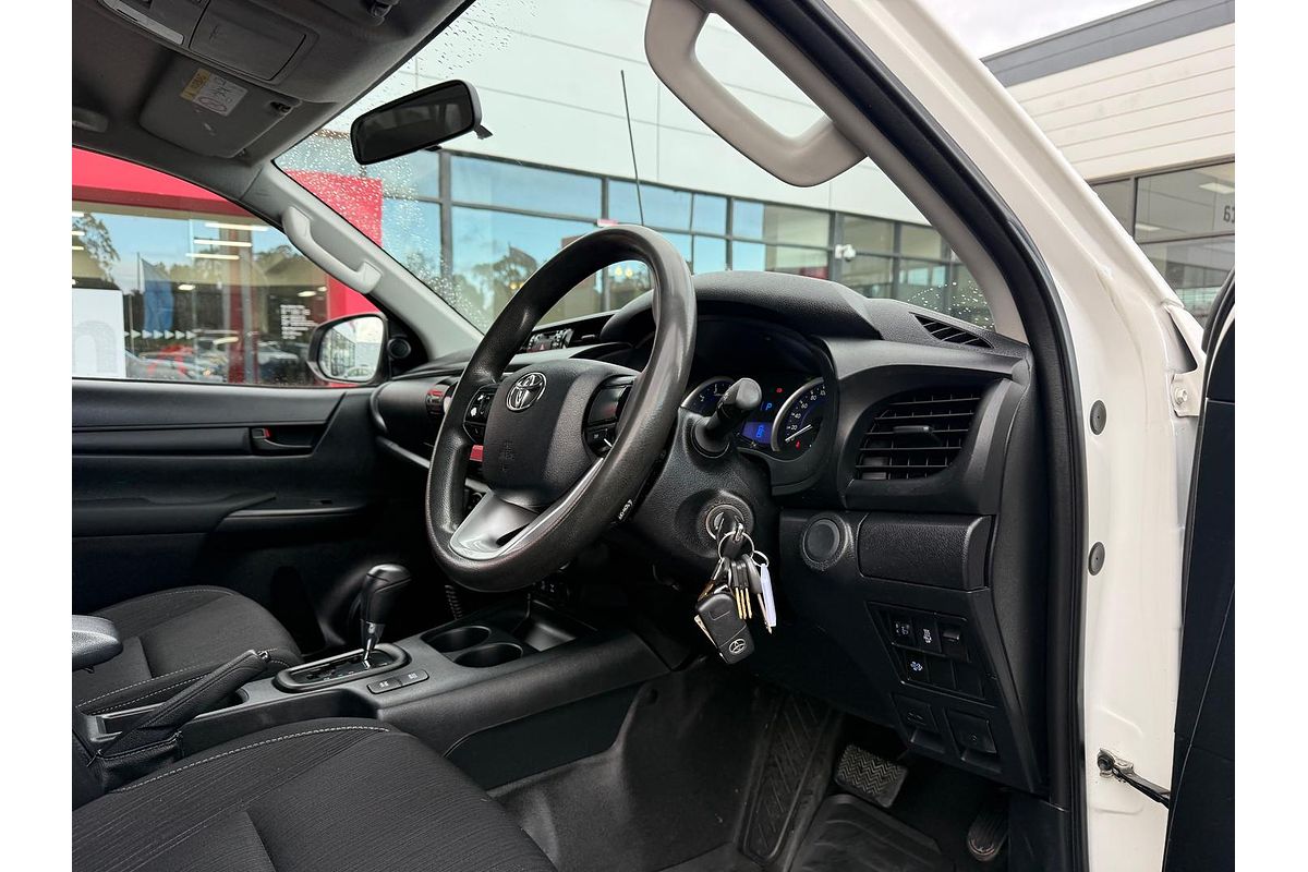 2017 Toyota Hilux SR GUN126R 4X4