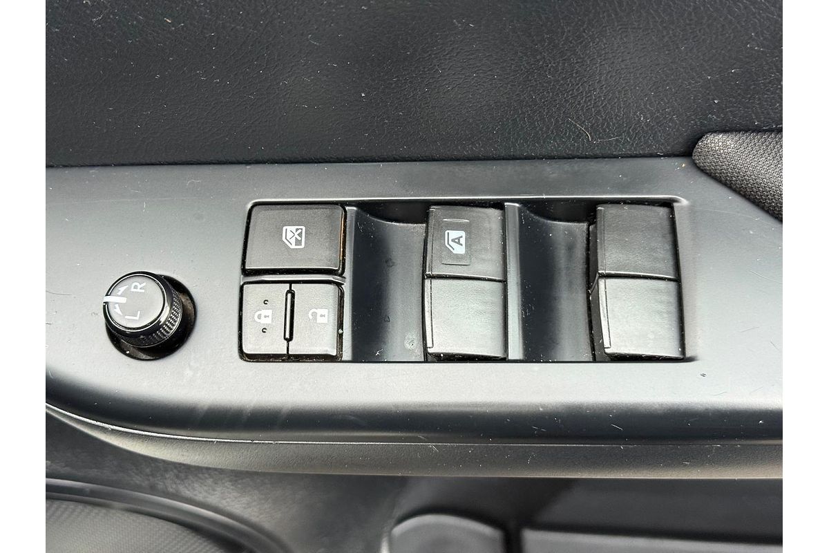 2017 Toyota Hilux SR GUN126R 4X4