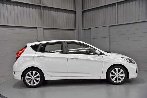 2019 Hyundai Accent Sport RB6