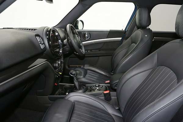 2022 MINI Countryman The Cooper SE MINI Yours F60 LCI