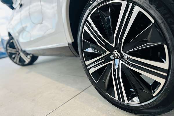 2025 MG QS Essence IS31