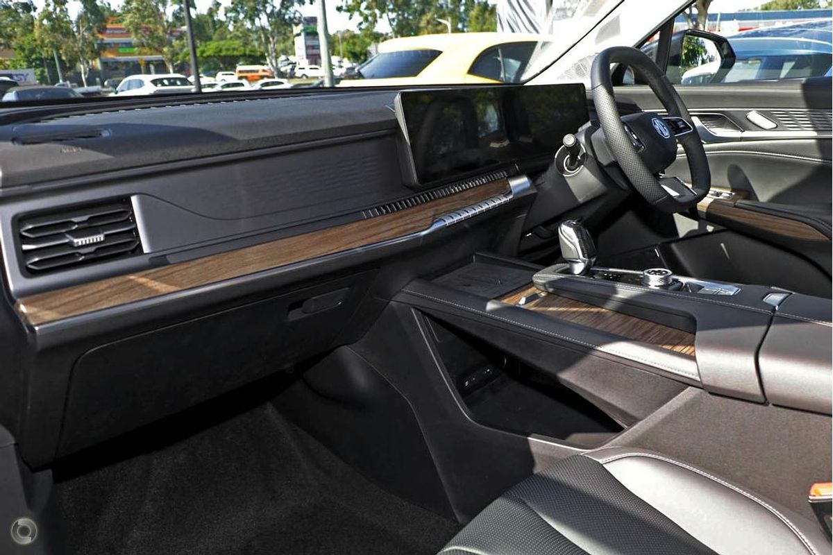 2025 MG QS Essence IS31