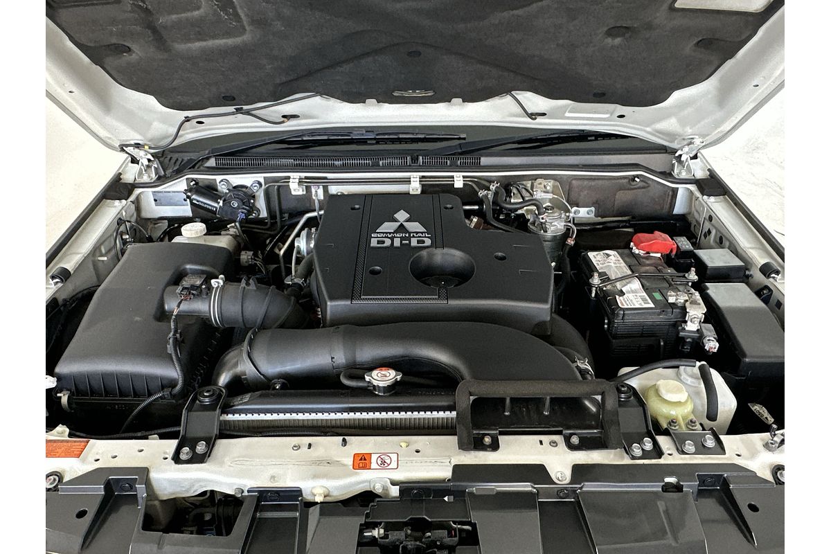 2020 Mitsubishi Pajero GLS NX