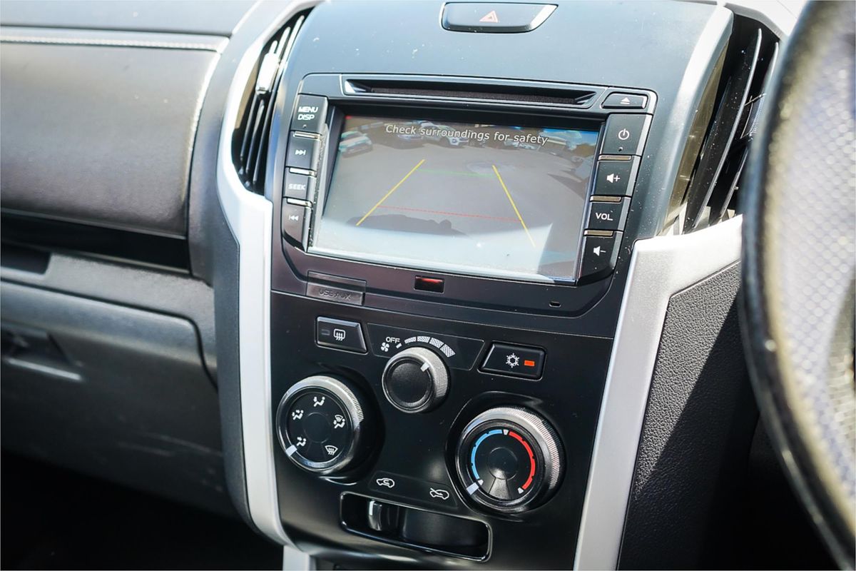 2017 Isuzu MU-X LS-M