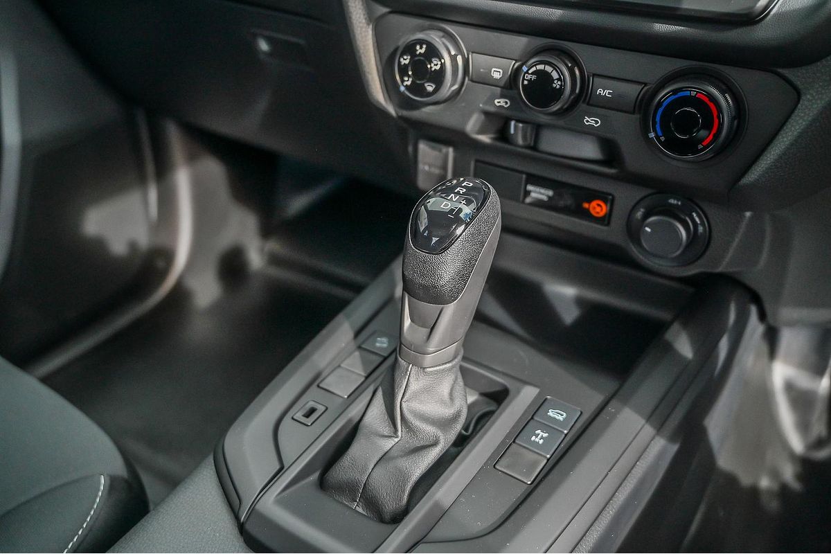 2025 Isuzu D-MAX SX 4X4