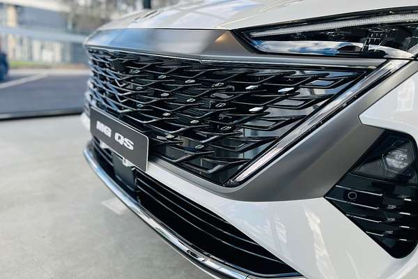 2025 MG QS Essence IS31