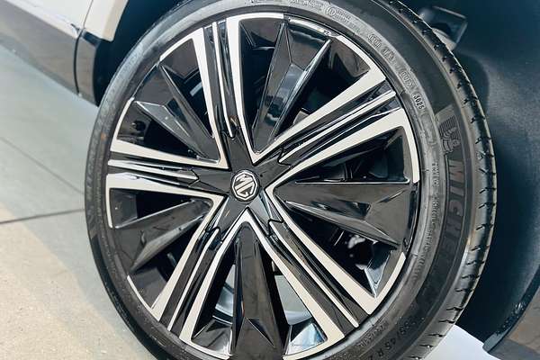 2025 MG QS Essence IS31