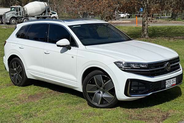 2024 Volkswagen Touareg 210TDI R-Line RC