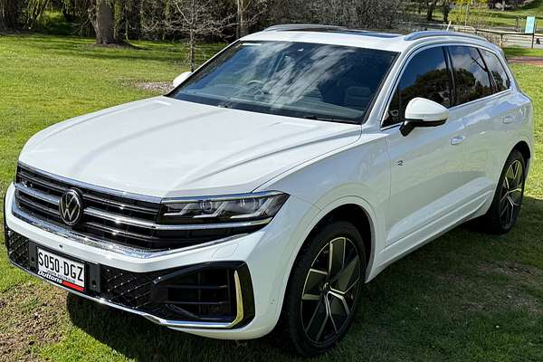 2024 Volkswagen Touareg 210TDI R-Line RC