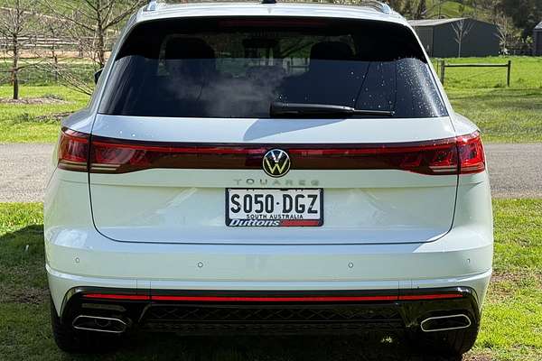 2024 Volkswagen Touareg 210TDI R-Line RC